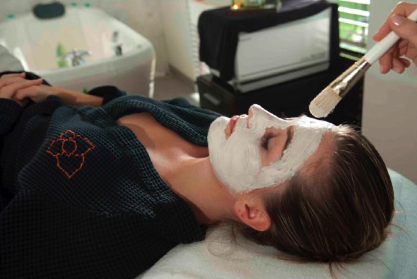 Different types of facial treatments depending on your skin type